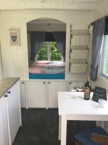 Shepherds Hut Oostvoorne Dış mekan fotoğraf