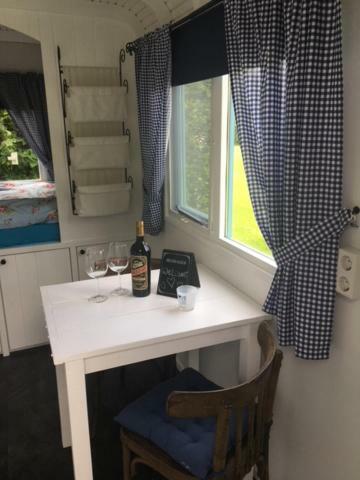 Shepherds Hut Oostvoorne Dış mekan fotoğraf